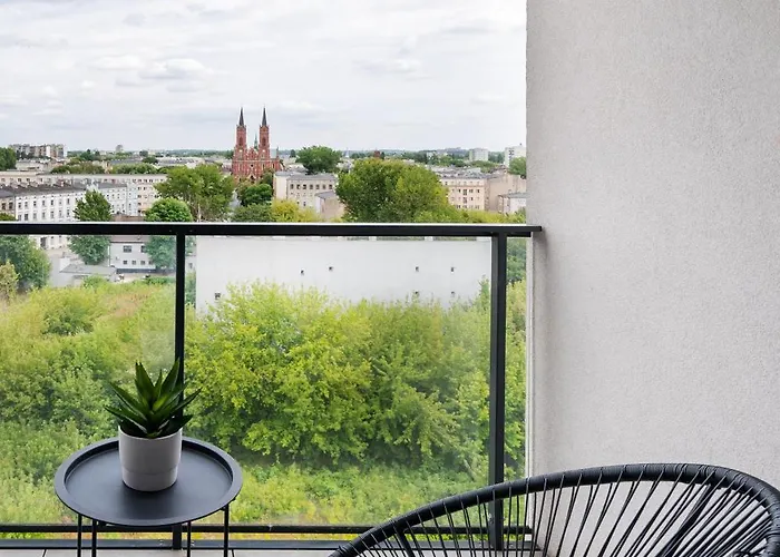 9th Floor Manufaktura With Parking By Rentujemy Lejlighed